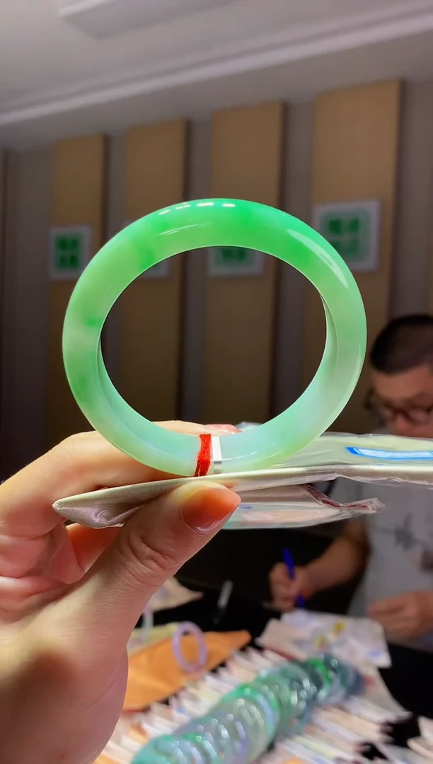 未镶嵌手镯翡翠-Q70 圈口56 全款9万 定金2万