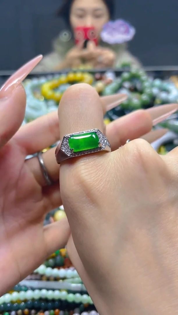 颈饰未镶嵌翡翠/W/翡翠A货，一件也是批发价