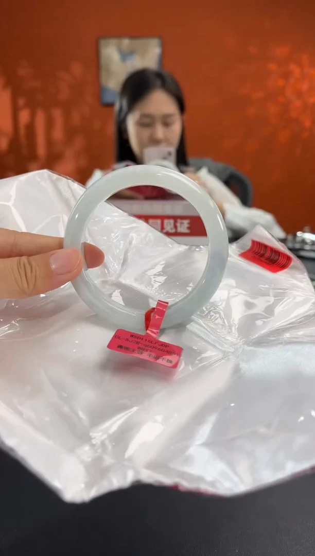 未镶嵌手镯翡翠4
