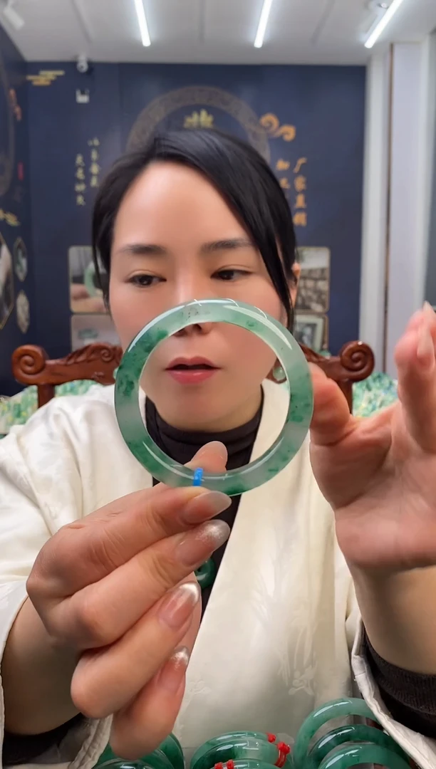 【闪购商品】石英质玉手镯未镶嵌天然非洲翠高冰手镯31