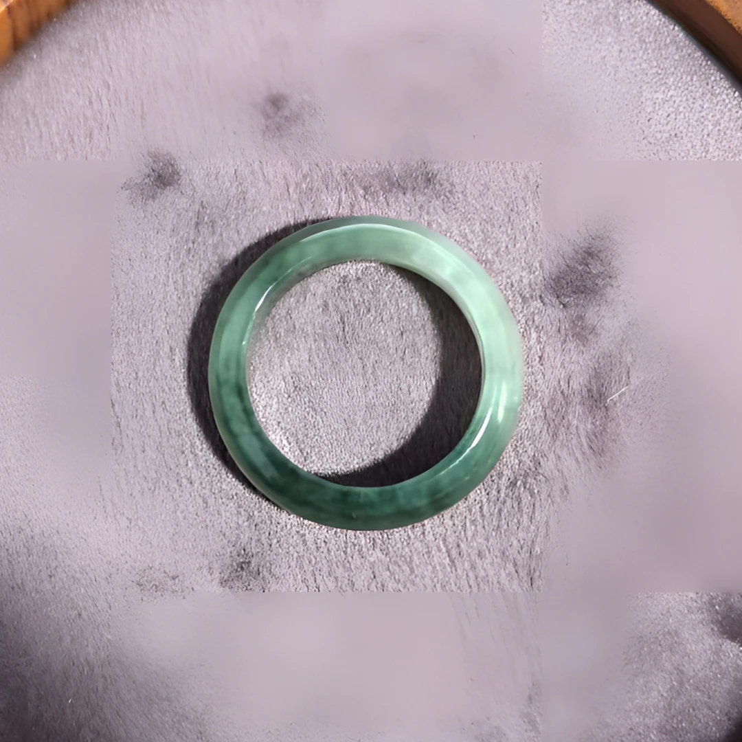 缅甸A货翡翠飘花素面戒圈内径15mm—20mm自行备注圈口大小随机发货