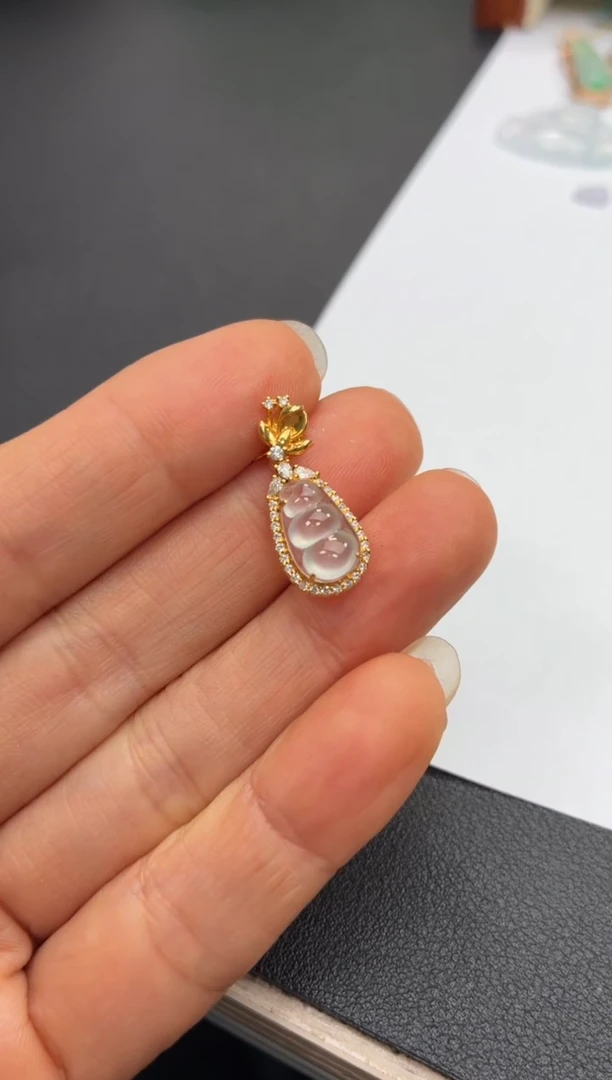 颈饰18K金镶嵌翡翠天然翡翠A货