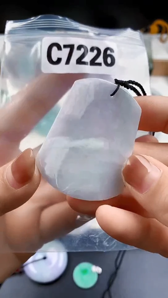 颈饰未镶嵌翡翠天然翡翠吊坠挂件