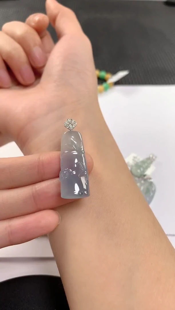 颈饰18K金镶嵌翡翠119