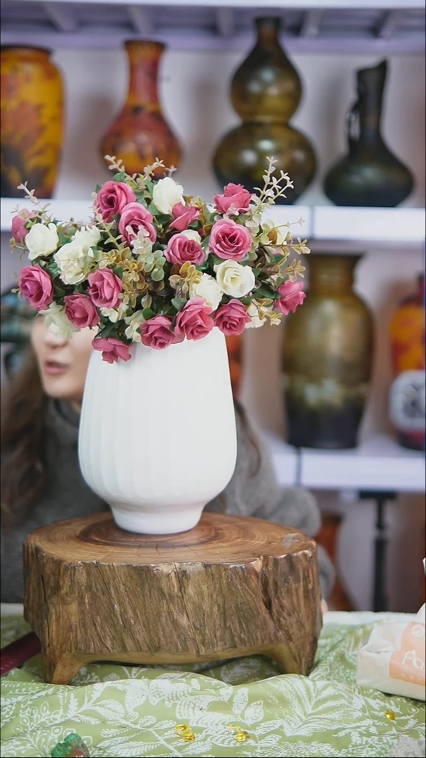 白色台面花瓶磨刻