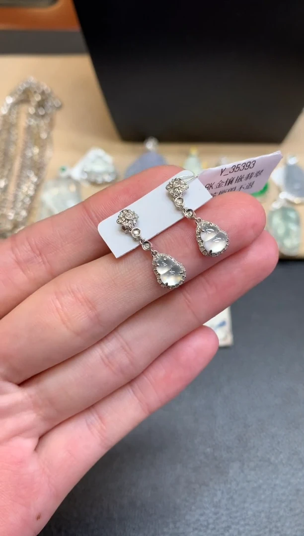 【闪购商品】翡翠耳饰18K金镶嵌葫芦【无服务费】