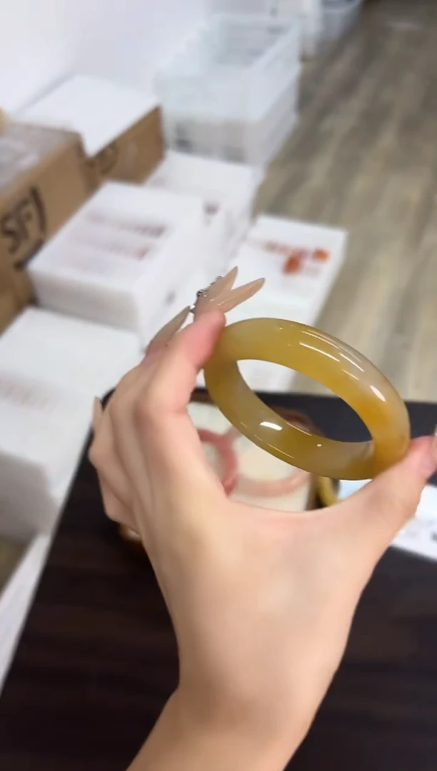 未镶嵌手镯石英质玉137-55HU