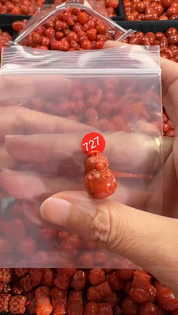 颈饰未镶嵌南红玛瑙1