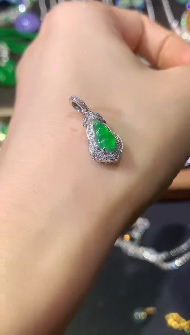 吊坠(不含链)18K金镶嵌翡翠C91