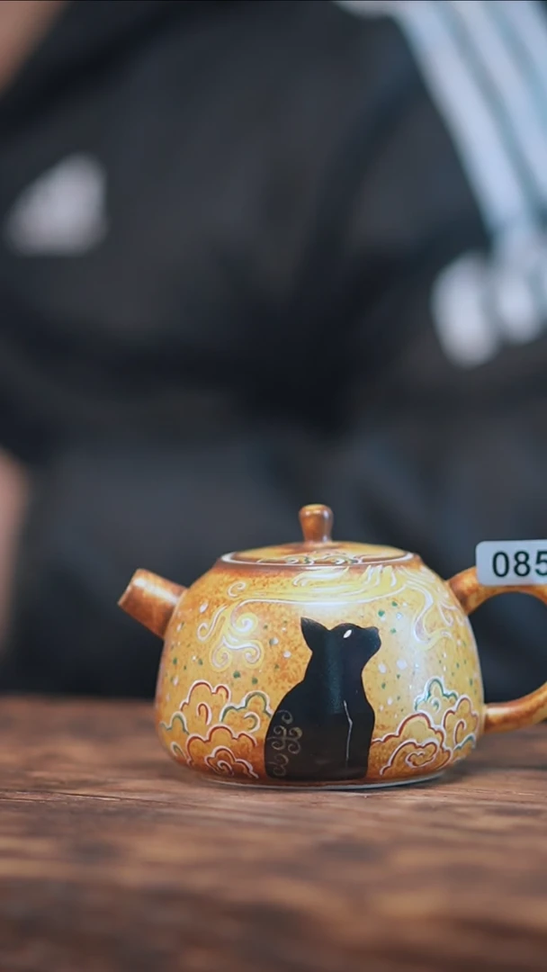 【闪购商品】085景德镇手绘玄猫手把壶