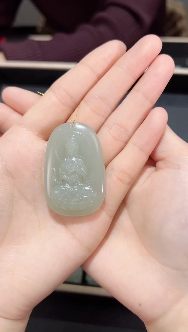 【闪购商品】和田玉吊坠(赠链)未镶嵌新疆且末料观音2501027P