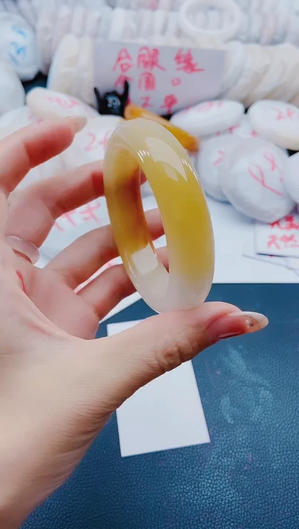未镶嵌手镯石英质玉L62-57-58
