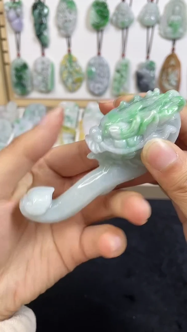 颈饰未镶嵌翡翠1