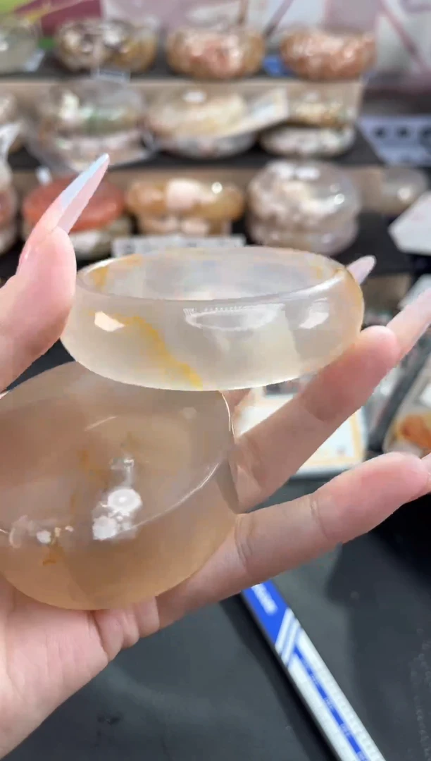 未镶嵌手镯石英质玉59