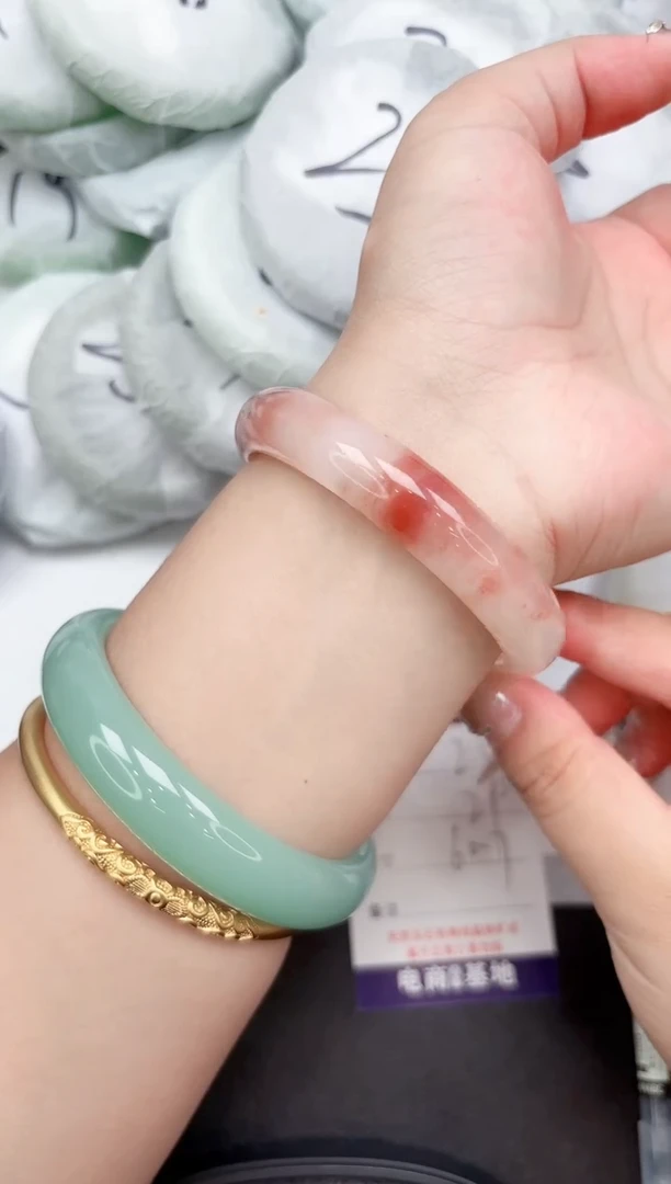 未镶嵌手镯石英质玉24-60.7