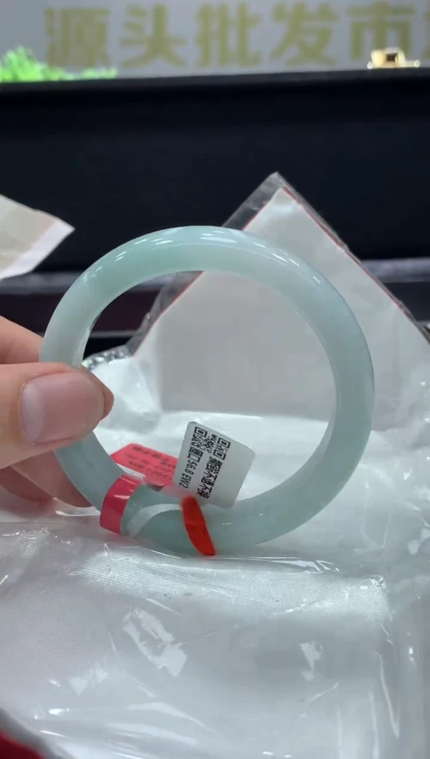 未镶嵌手镯翡翠翡翠手镯