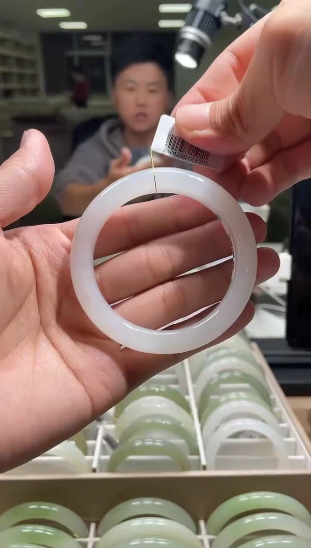 未镶嵌手镯和田玉54-55圈口 4591