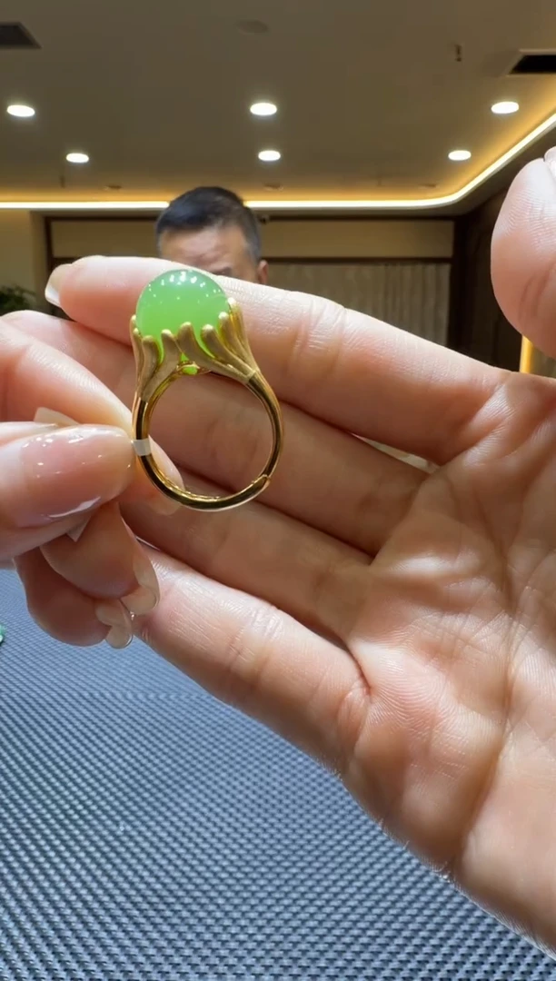 颈饰银S925镶嵌和田玉戒指