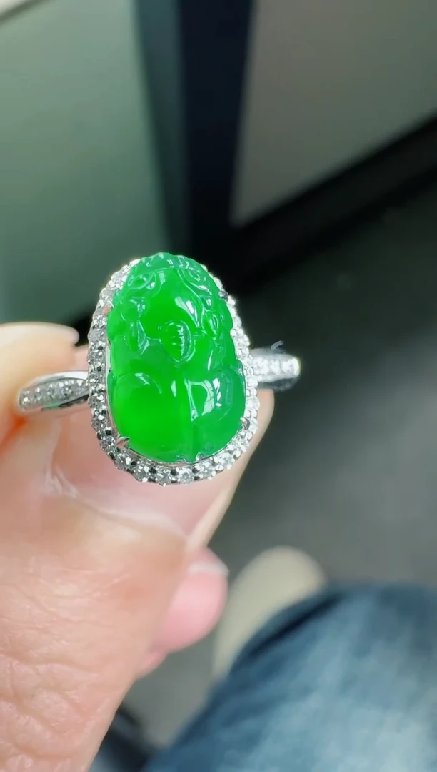 18K金镶嵌戒指翡翠寄售回流，不退不换