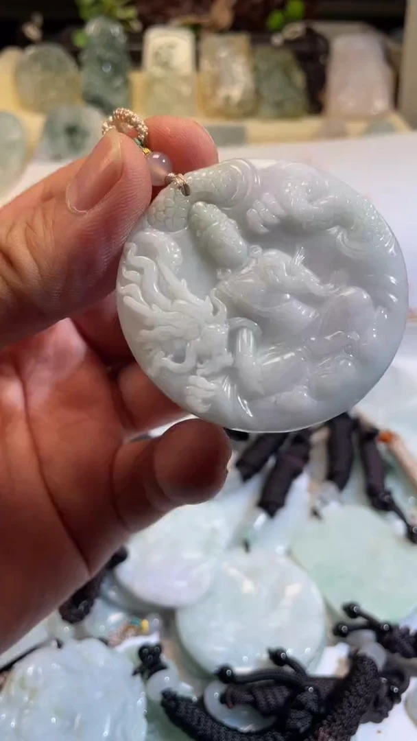 翡翠未镶嵌颈饰8/17/008