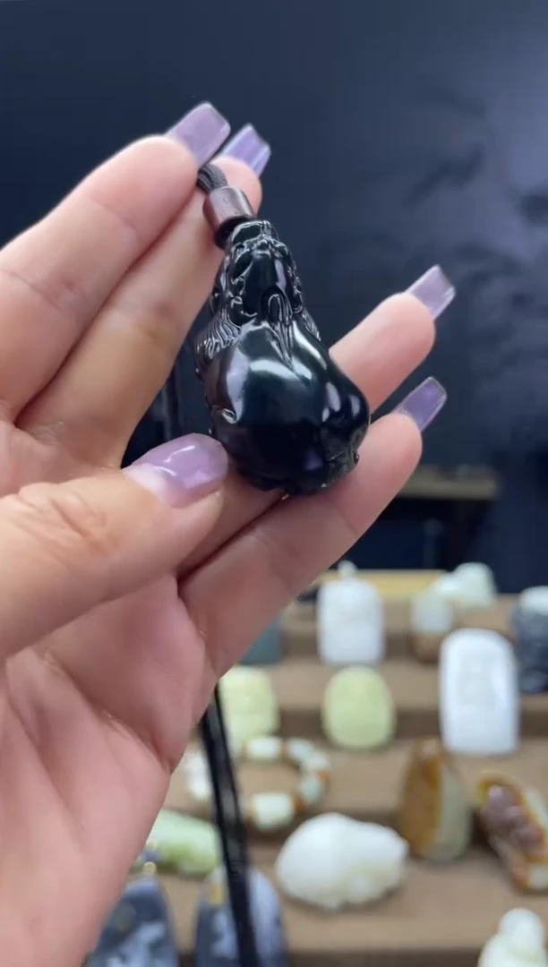 颈饰未镶嵌和田玉1