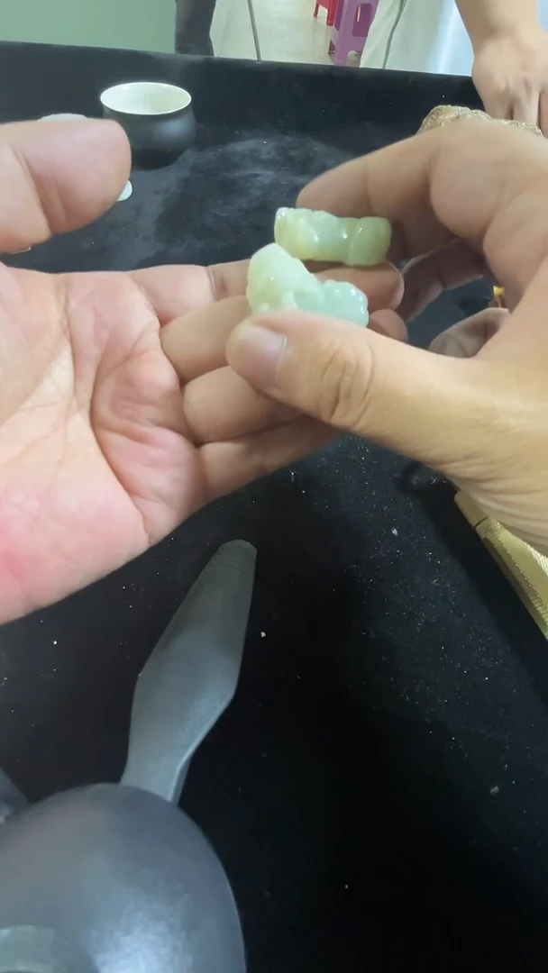 石英质玉未镶嵌颈饰1