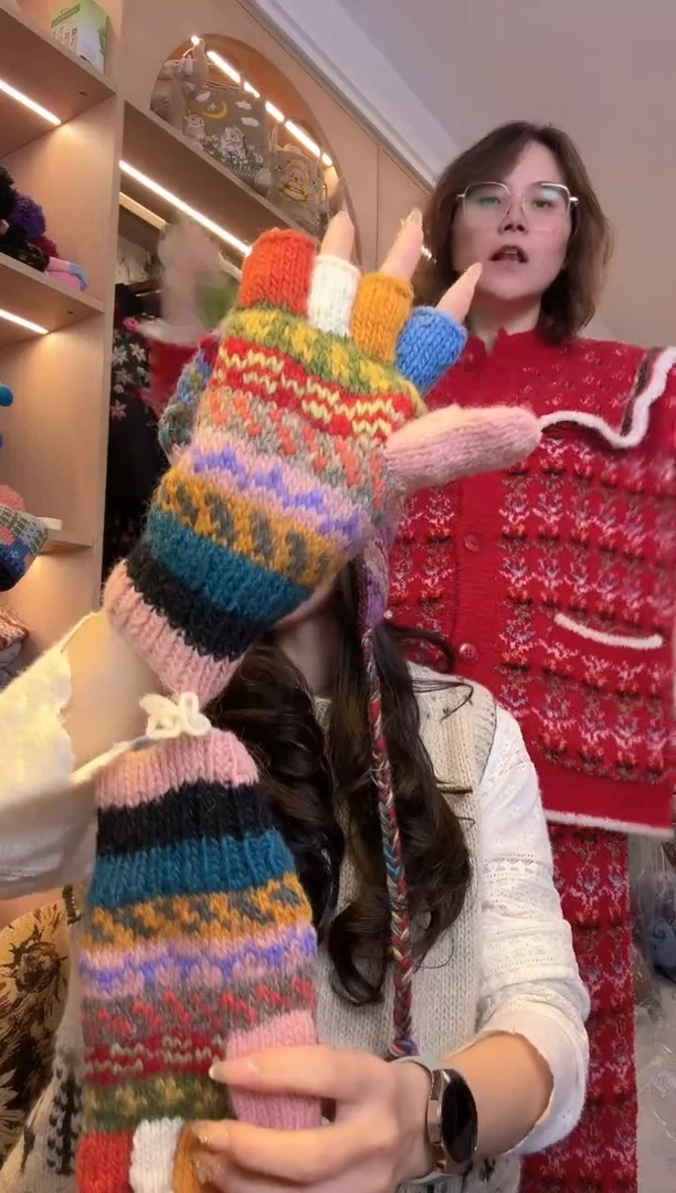 羊毛东****?百羊毛五指手套B647