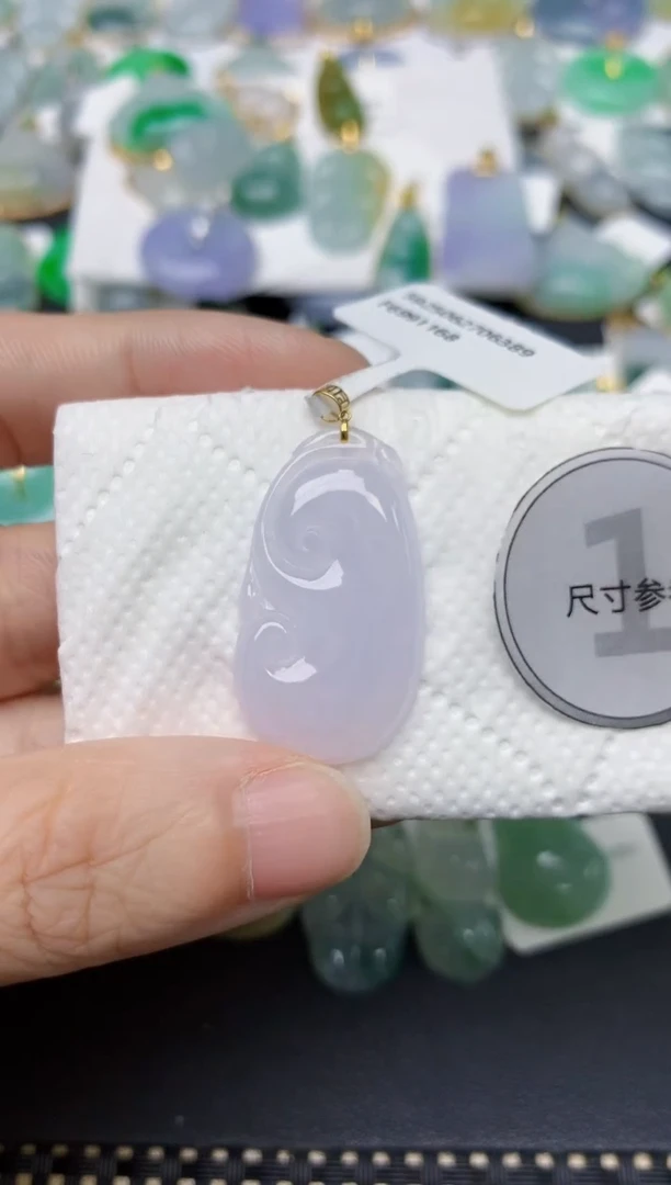 翡翠18K金镶嵌颈饰天然缅甸A货翡翠