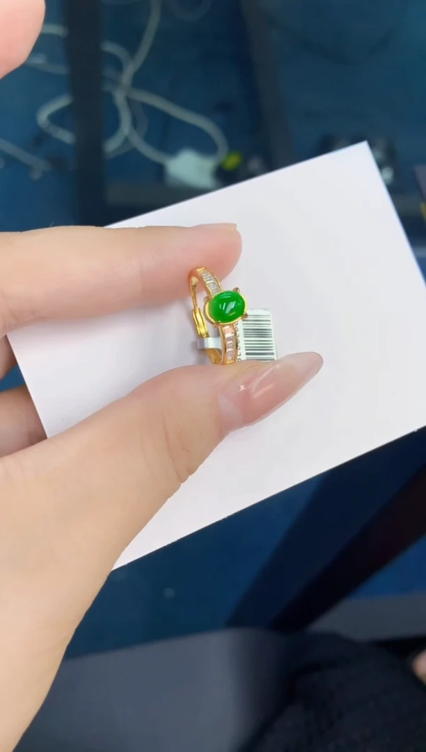 翡翠未镶嵌颈饰1