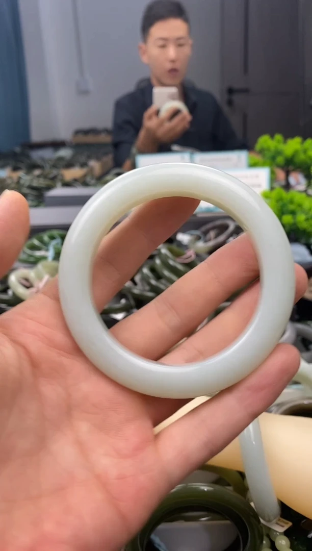 未镶嵌手镯和田玉?****烂58.2