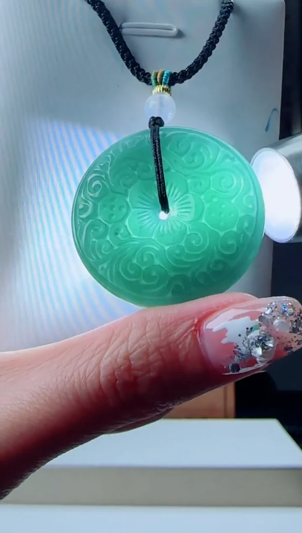 【闪购商品】翡翠颈饰未镶嵌花扣多样性随机发其一