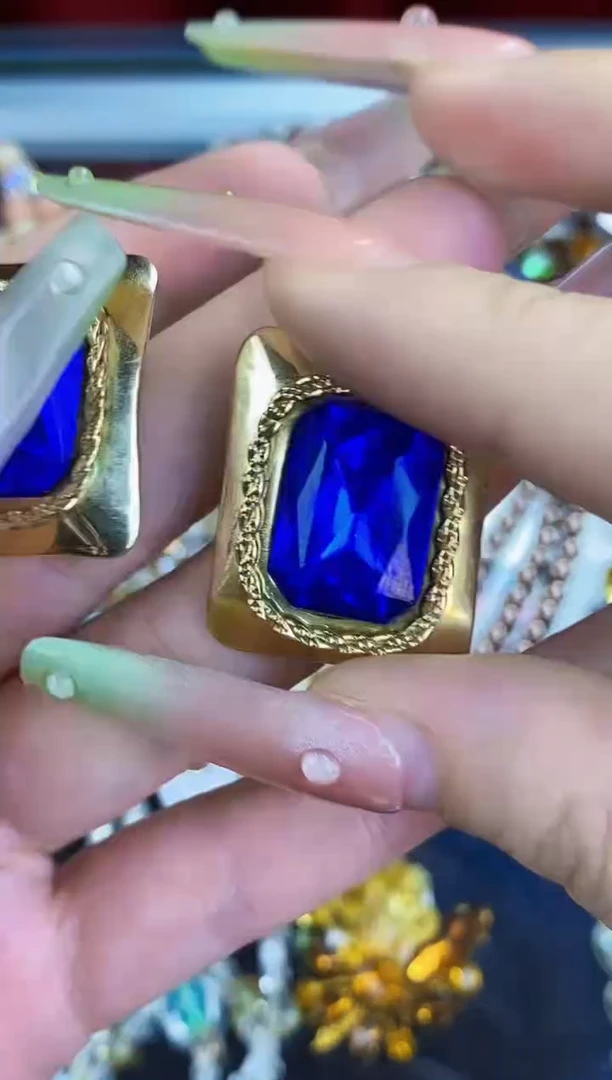 合金琉璃楚楚中古珠宝甄选不退换