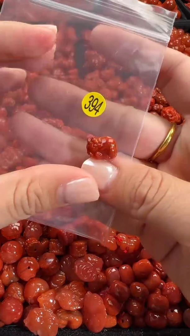 颈饰未镶嵌南红玛瑙1