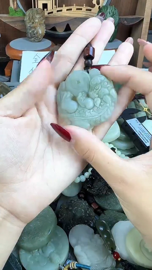 颈饰未镶嵌和田玉1