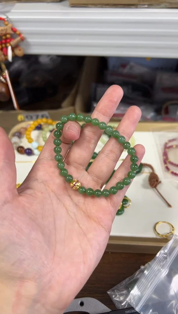 未镶嵌手链和田玉孤品和田玉碧玉配件款手链[0141]