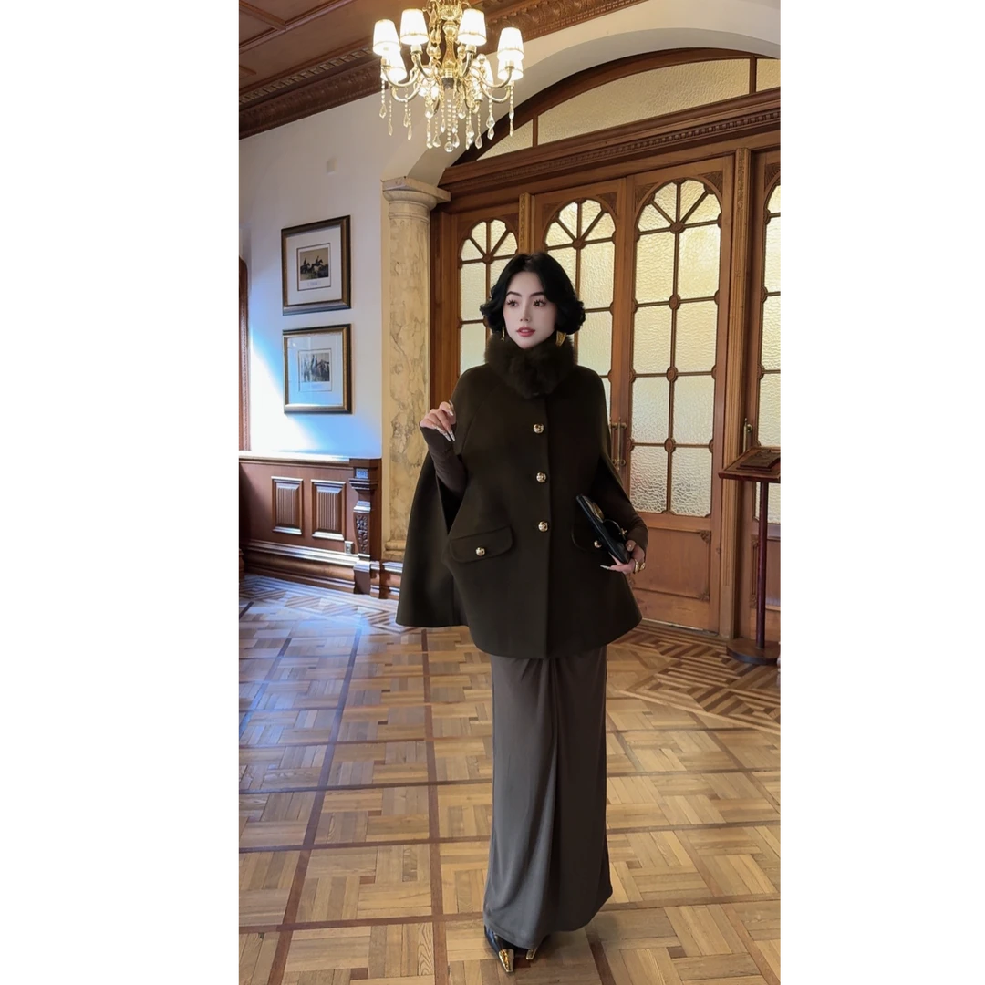 LYXJ【柏林顿冬季】秋冬设计感复古时尚羊毛斗篷11393