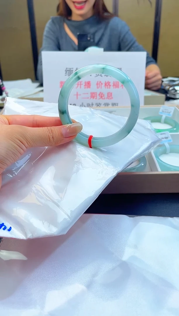 未镶嵌手镯翡翠退货标签需完好-T53