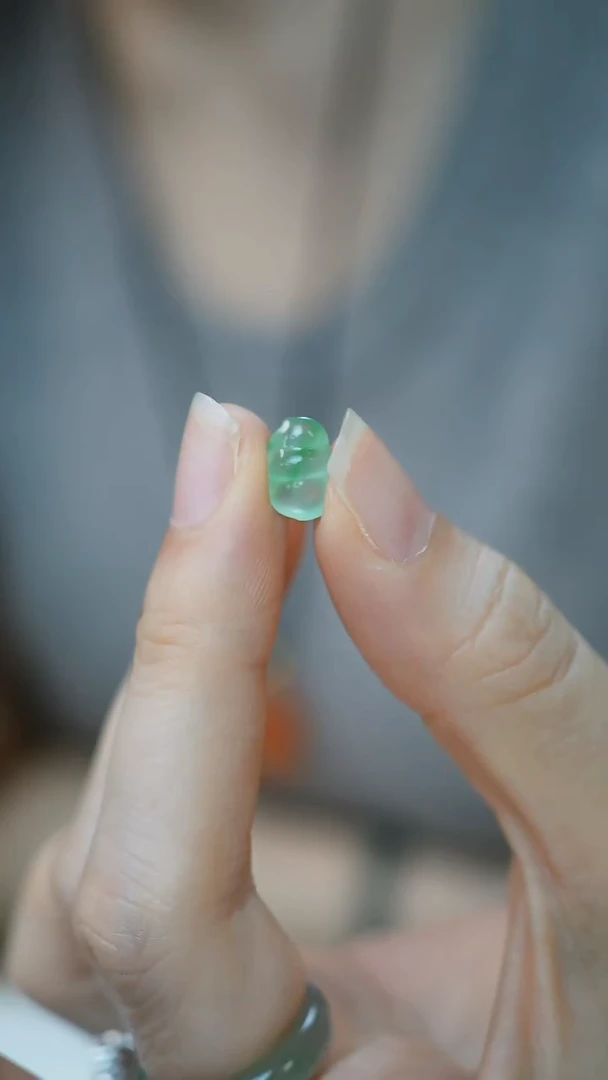 未镶嵌挂件翡翠57-裸石/姿/L