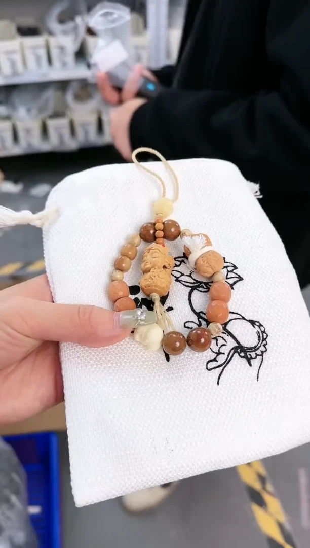 猴头核桃吊坠G-B259275