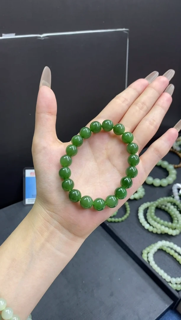 手串未镶嵌和田玉卡10mm 碧玉