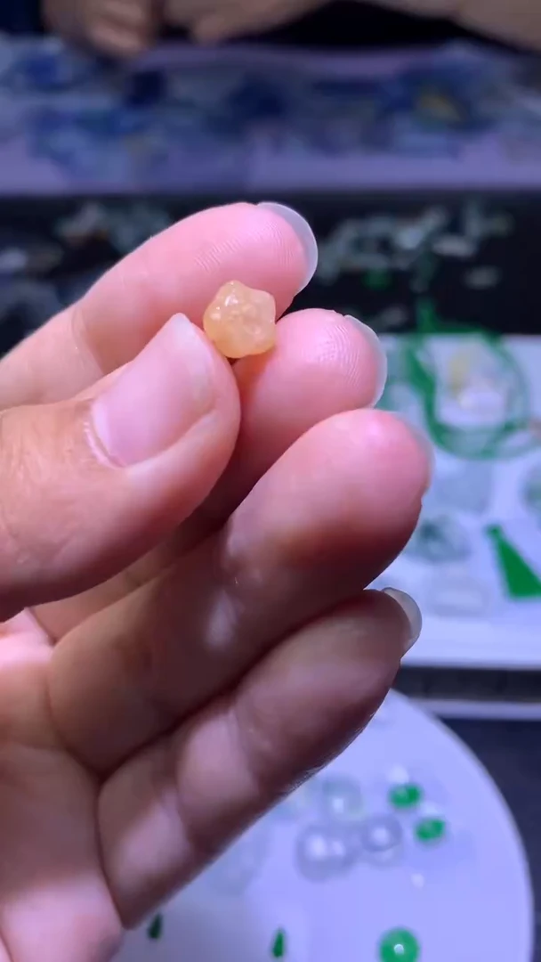 未镶嵌定制翡翠毛货