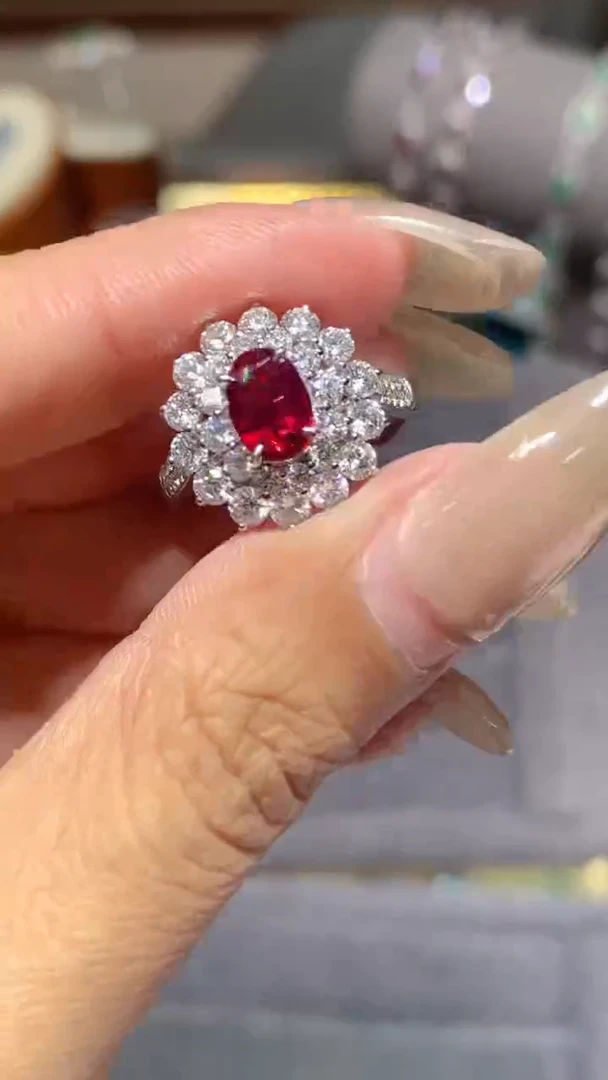 18K金镶嵌戒指红宝石1.02ct