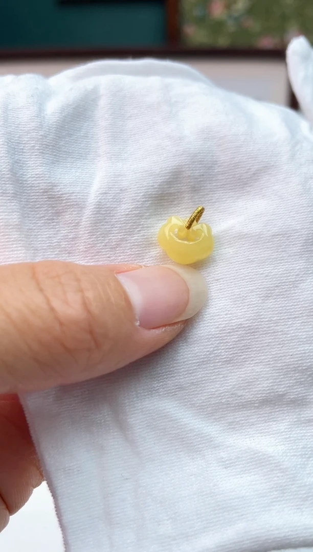 蜜蜡未镶嵌珠宝奇石13