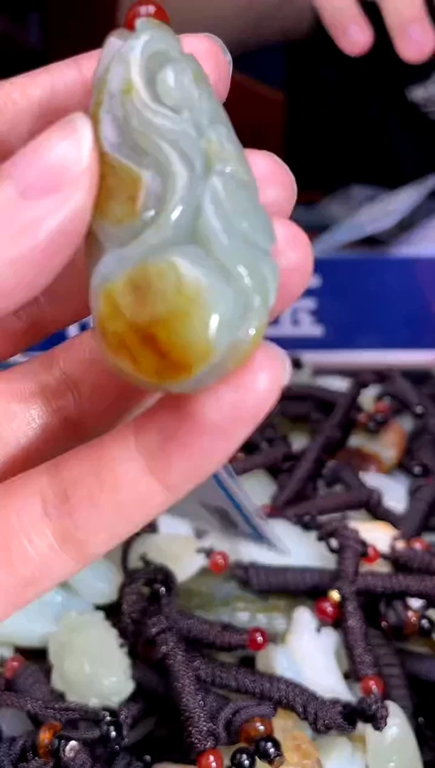 和田玉未镶嵌挂件1