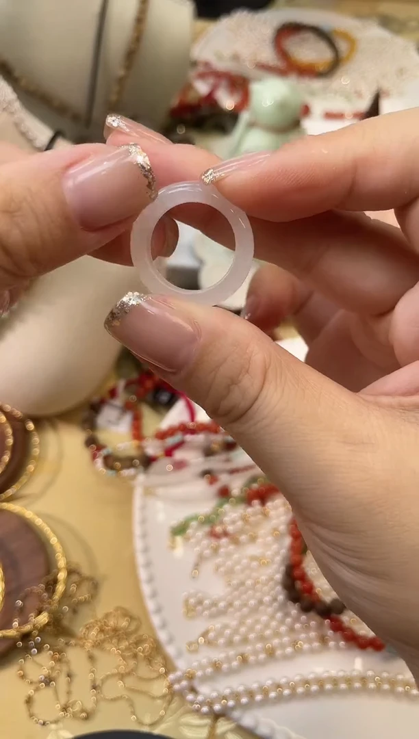 未镶嵌戒指和田玉和田玉白玉戒指