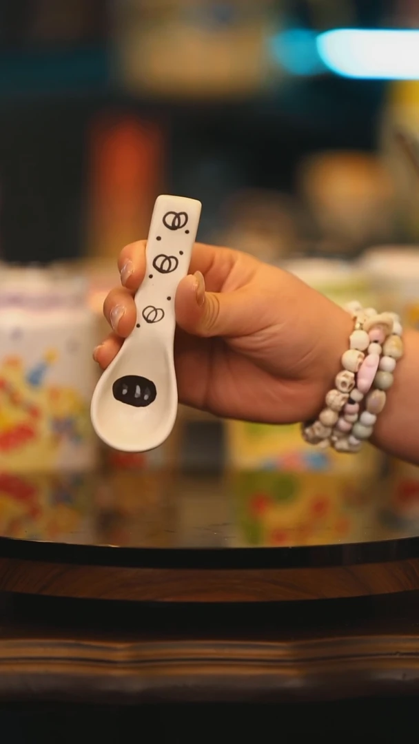 【闪购商品】摆件景德镇高温釉下彩绘设计师款