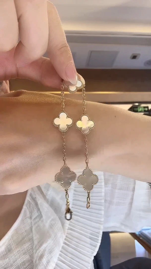 18K金镶嵌贝壳（贝母）手链手链