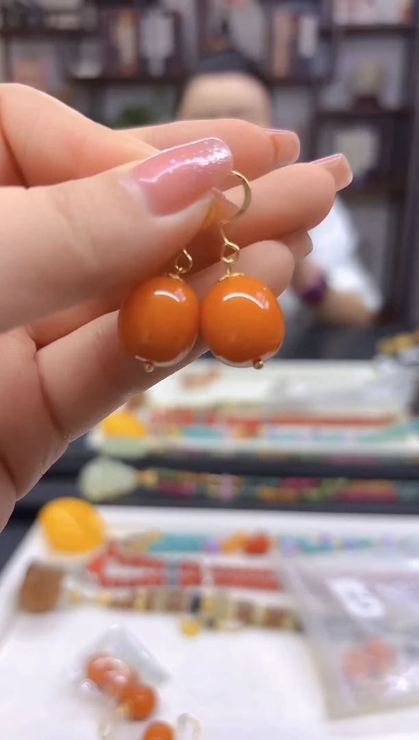 【闪购商品】蜜蜡耳饰14K金镶嵌耳勾E72