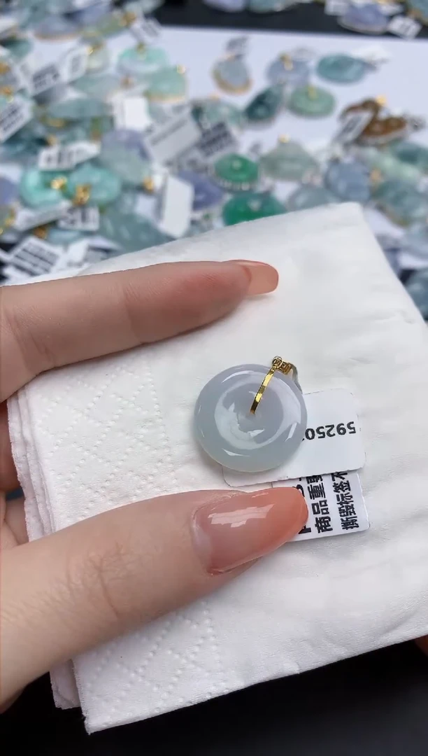 【闪购商品】翡翠颈饰18K金镶嵌天然缅甸翡翠A货