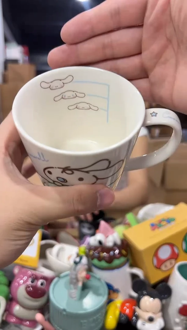 瓷片玉桂狗刻度杯